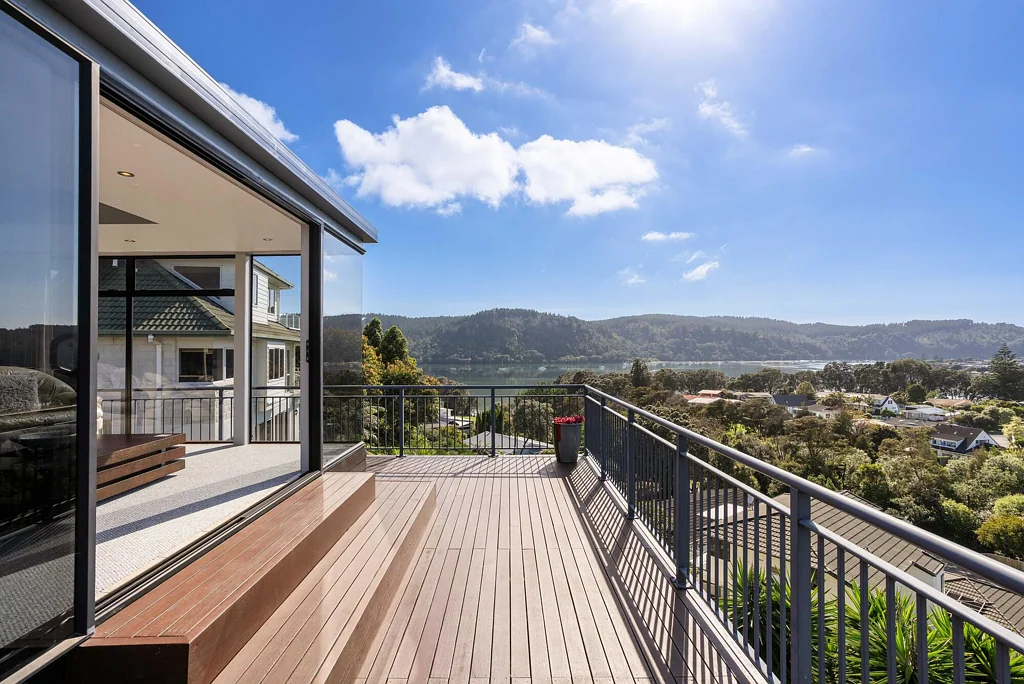 Whangamata 4房  Views that steal the show