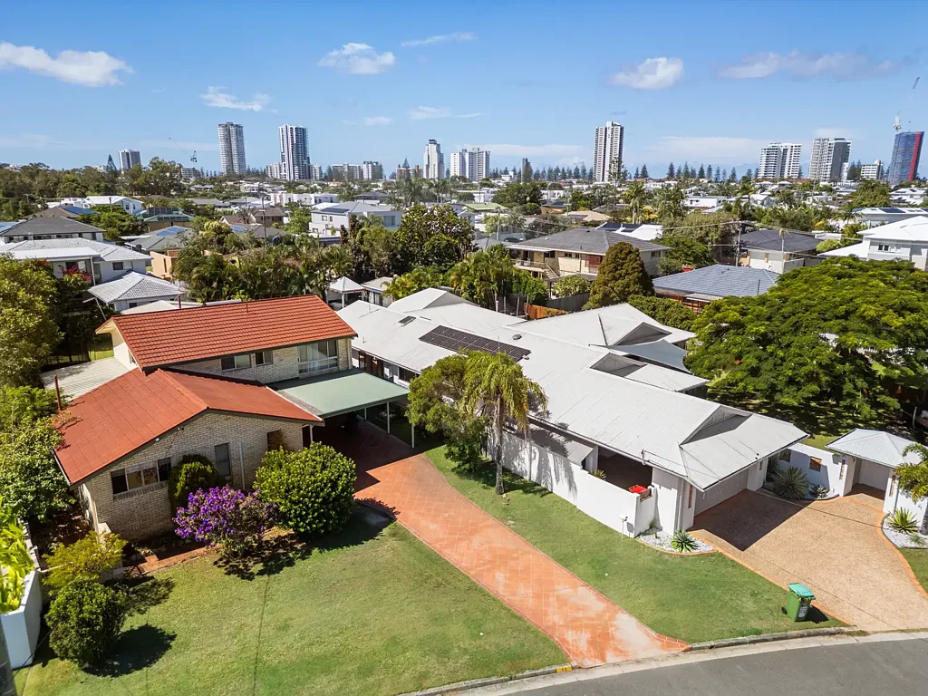 Burleigh Waters 4房  Under Negotiation - Final Submissions