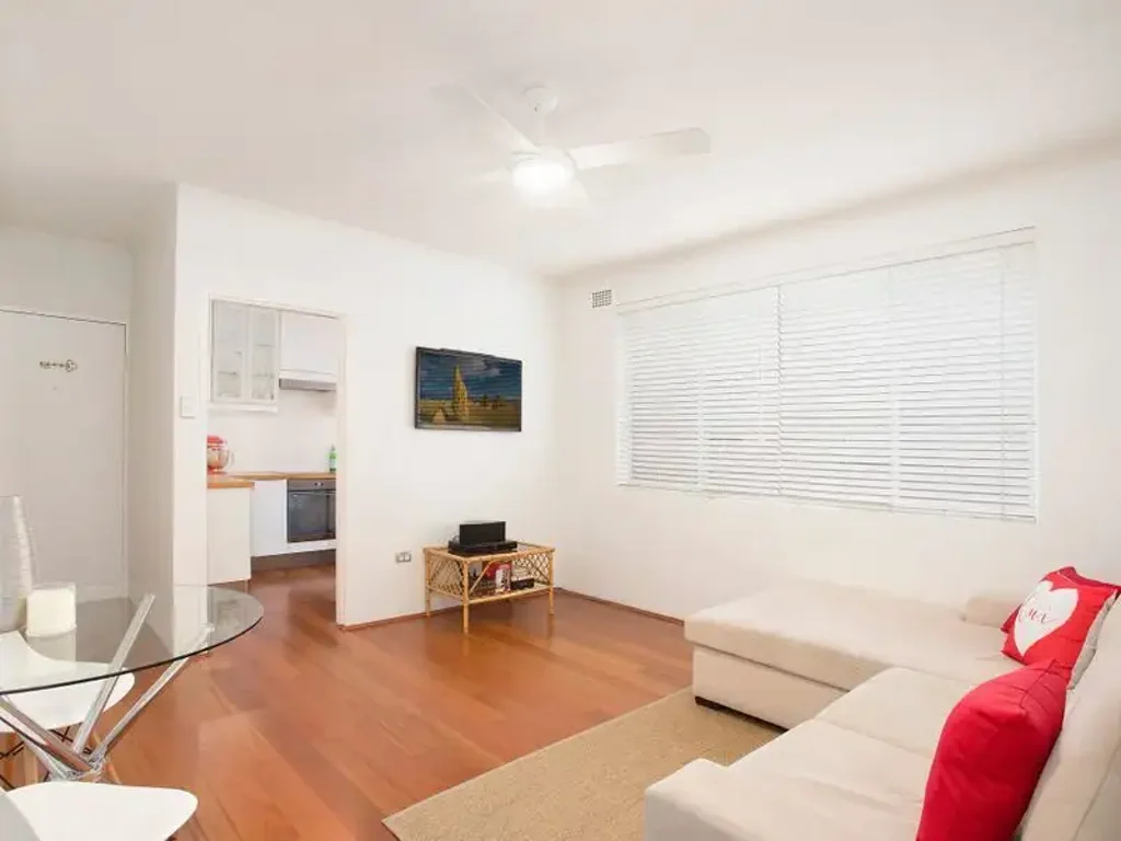Two Bedroom in the Heart of Dee Why