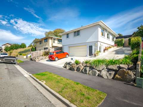 Waimataitai 3部屋 Expansive Home, Extra Rooms & Endless Options