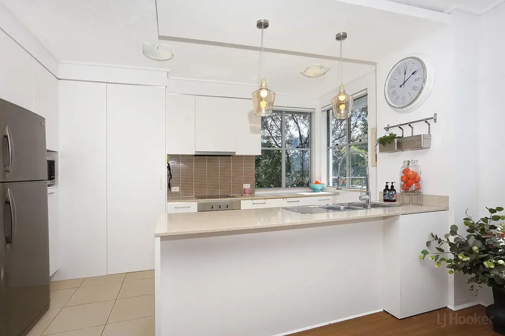 Hope Island 3chambre Wake Up to Waterfront Living — A lifestyle upgrade you’ll feel every day