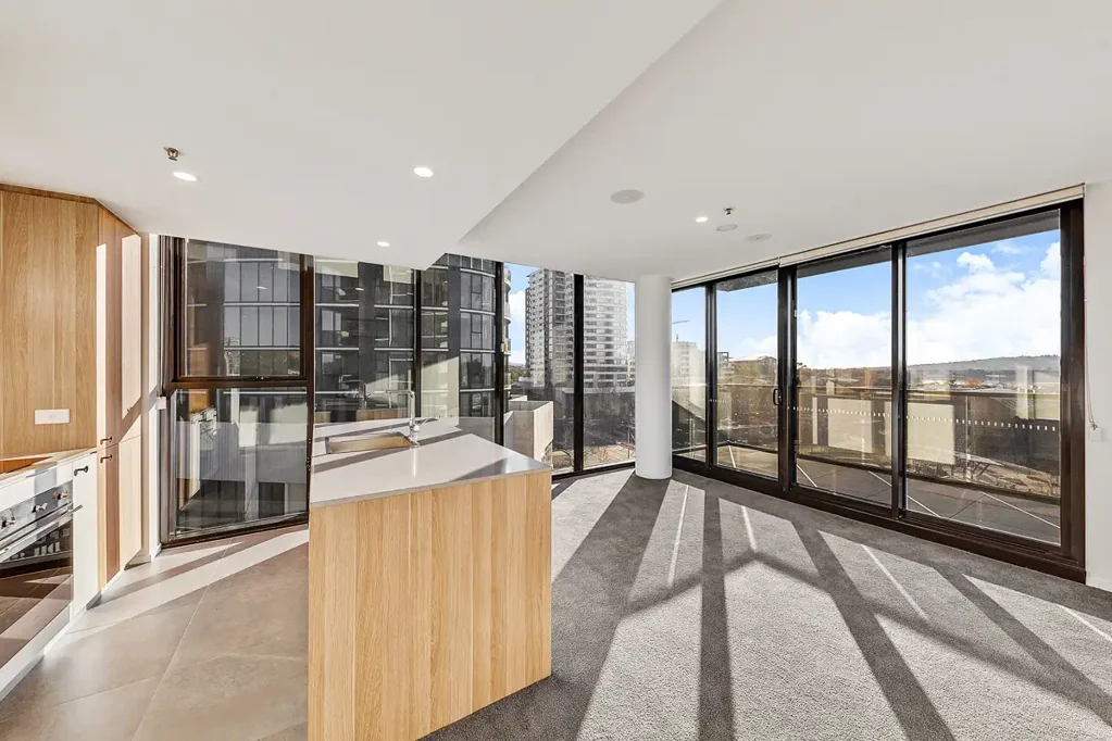 Belconnen 2房  North Facing, Lake View