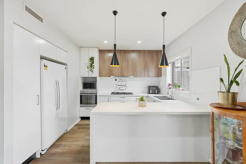 Schofields 4Zimmer Family Home, Riverbank Public School & The Ponds High School Catchment!