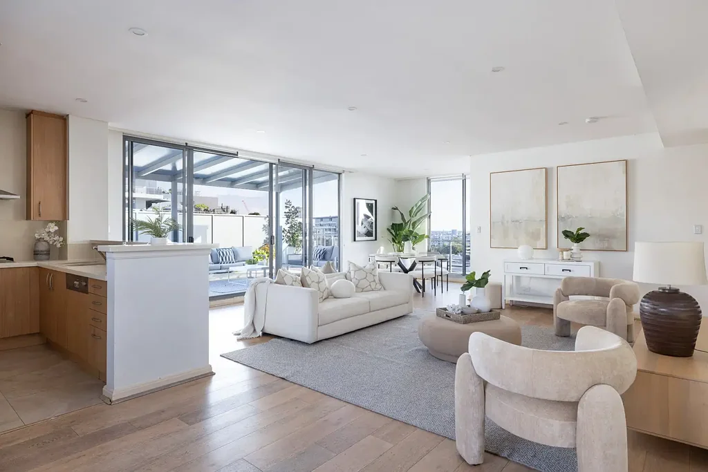Waterloo 2chambre Top-floor residence with oversized entertainer’s terrace & huge separete store room