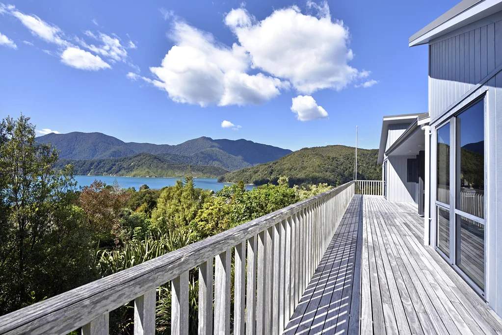 Tennyson Inlet 5房  Where World-Class Fishing Meets Waterfront Living