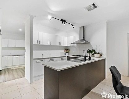 33 Gala Way, Forrestfield, WA 6058, 3房, 2浴, House