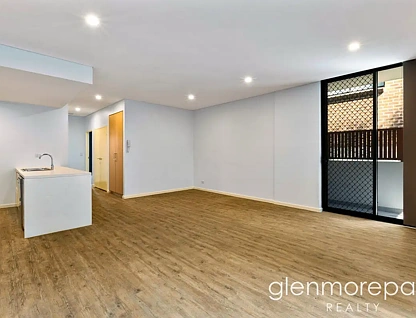 10/37 Bradley Street, Glenmore Park, NSW 2745, 2房, 2浴, Apartment