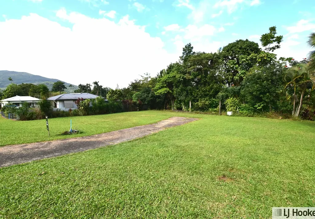 Tully  Prime Approx. 929m² Block in the Heart of Town!