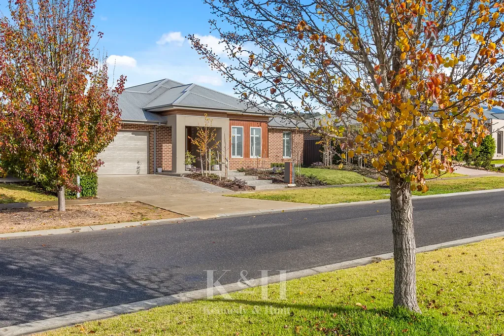 Gisborne 4Phòng ngủ Stylish, Spacious & Superbly Appointed Family Living on 807m² (approx.)