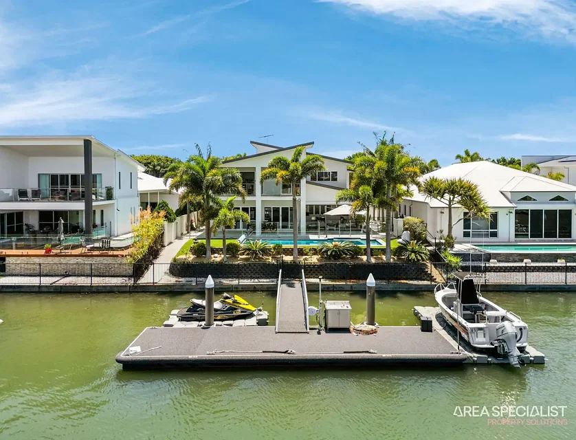 13 Marina Parade, Jacobs Well, Gold Coast, 4 Kuwarto, 3 Banyo, House