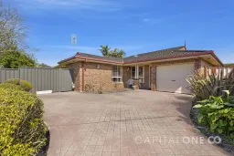 2/20 Oxford Drive, Lake Haven