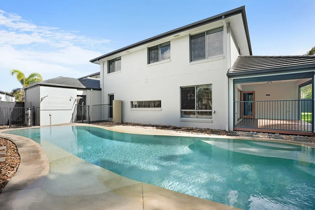 Luxury Golf Course Living-Your Ultimate Family Sanctuary