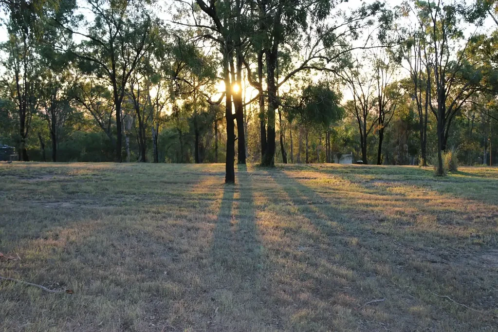 Regency Downs 打造您的昆士兰梦想：Lockyer Valley 增长走廊的 4243 平方米土地！ 1-Acre Blank Canvas with Valley & Range Views 3-Phase Power & No Covenants!