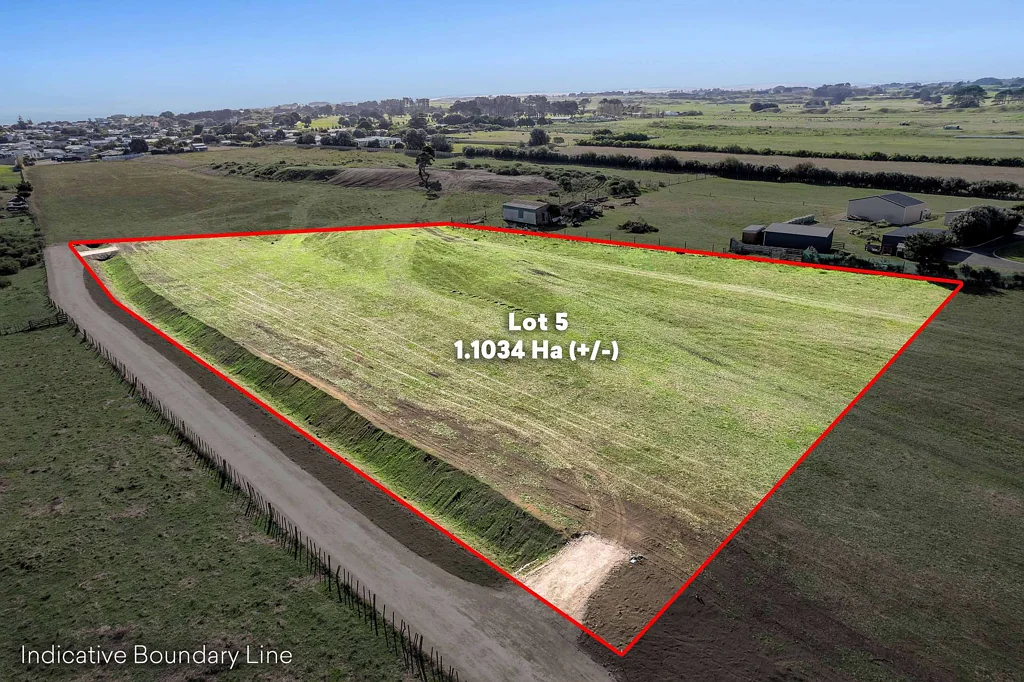 Castlecliff Country charm, coastal calm - Last 2 Lots!