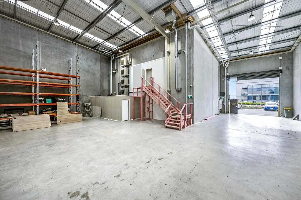 Onehunga 397sqm functional tilt-slab warehouse