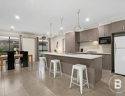 18 Selwyn Street, Miners Rest, VIC 3352, 3部屋, 2バスルーム, House