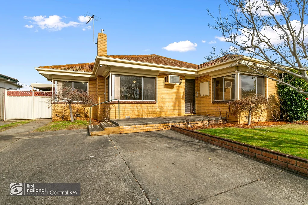 24 Gillie Crescent, Morwell, VIC 3840