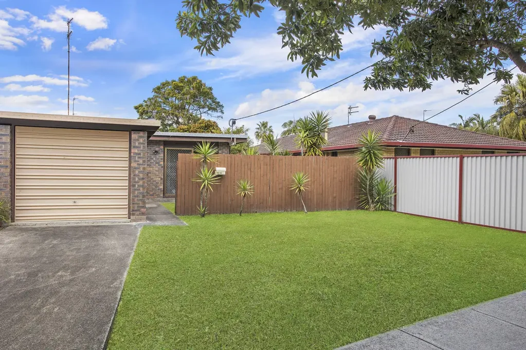 2/64 Dawn Parade, Miami, QLD 4220