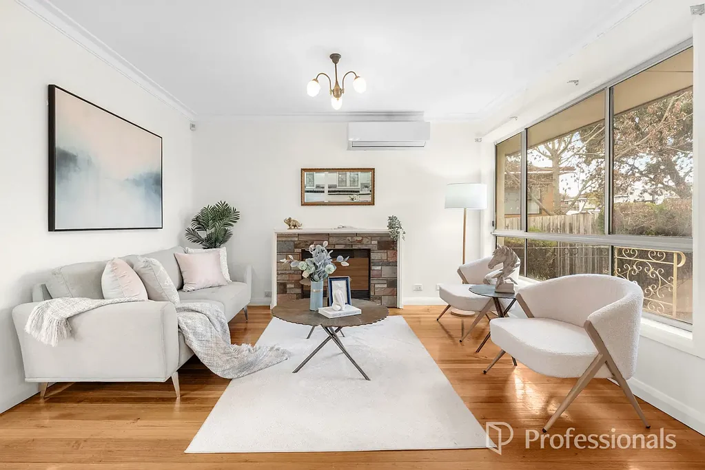Doncaster East 3Habitaciones Columns, High Ceilings, & Classic Charm