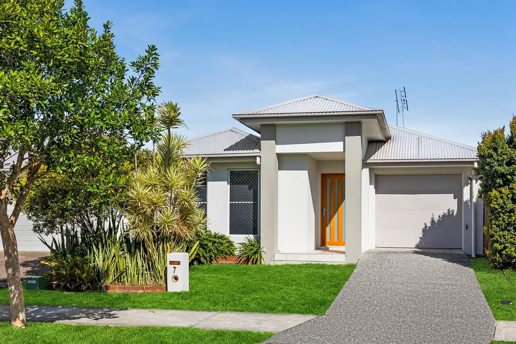 Palmview 4 Bedroom Effortless family living in the heart of Harmony