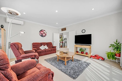 16 Leafield Crescent, Henderson, Waitakere City, Auckland, 5房, 2浴, House