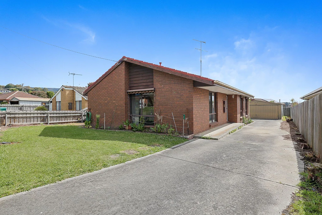 42 Randall Crescent, Moe, VIC 3825