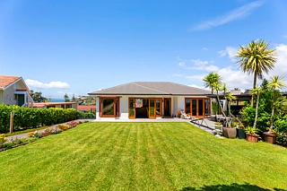 7 Brighton Terrace, Mairangi Bay, North Shore City