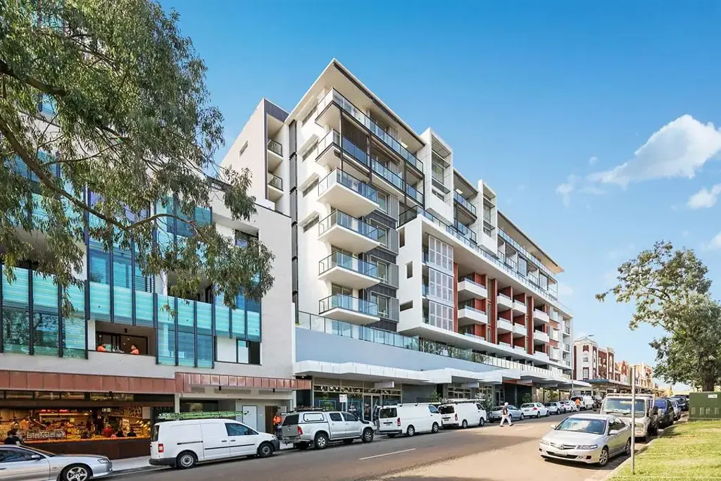Lindfield 2房 Lindfield Village 地段 时尚两居 主卧带套 阳光阳台 现代厨房 地下车位 步行便利 Sophisticated Village Living in the Heart of Lindfield