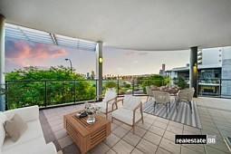 8/98 Terrace Road, East Perth