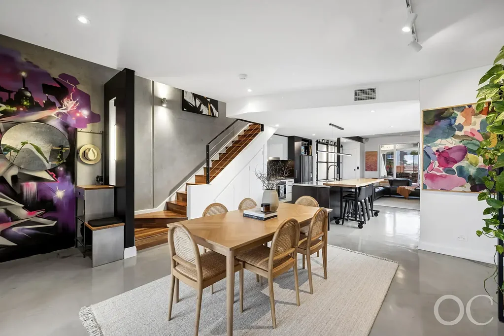 Adelaide 2房  Open the Door to an Iconic Two-Level Loft-Style Apartment with Proven Airbnb Potential