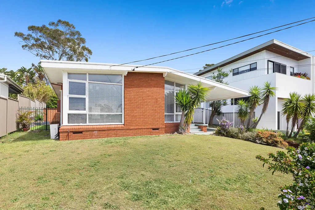 Caringbah South 3房 DA批准建联排 别墅潜力无限 581.7㎡阔地 前沿16.45米 宁静家庭街道 DA APPROVAL FOR A DUPLEX IN CARINGBAH SOUTH