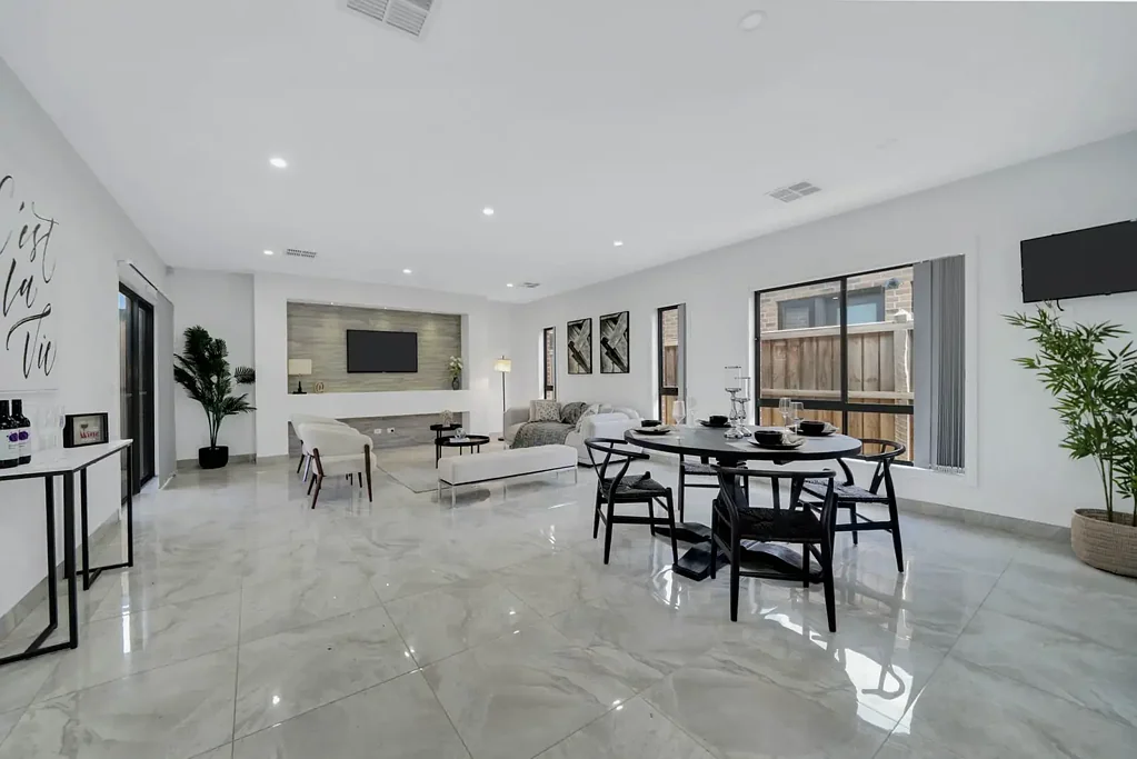 Mickleham 4Phòng ngủ MUST BE SOLD - Luxury Living at Its Finest