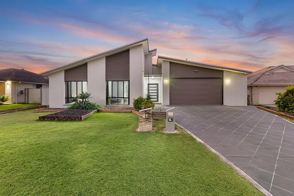 Caboolture 4 Slaapkamer Prestigious Central Lakes Living