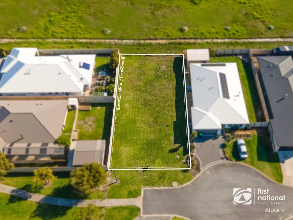 16 Satellite Close, Mckail, WA 6330