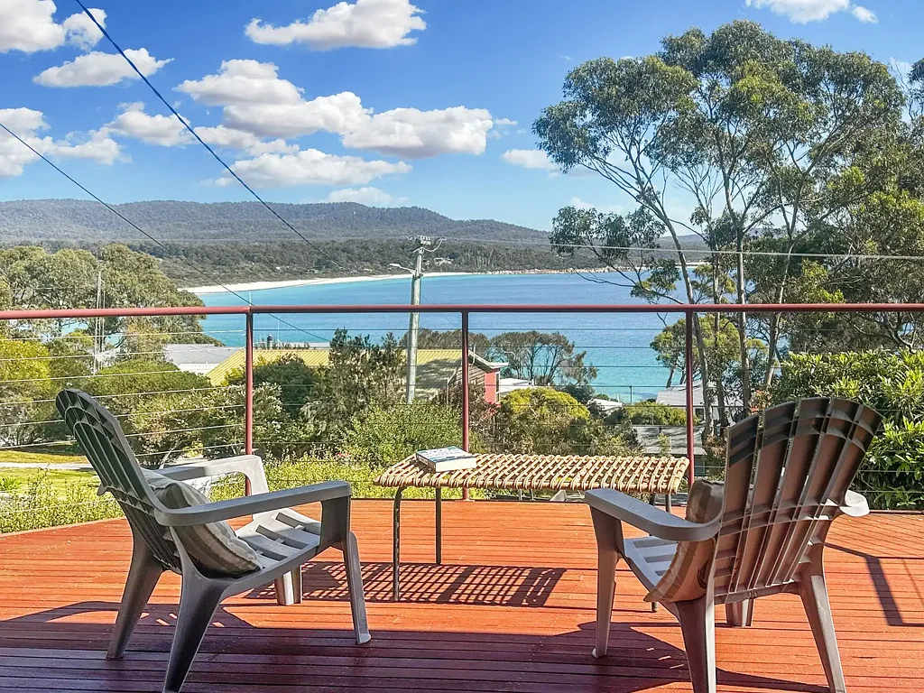 16 Highcrest Ave, Binalong Bay, TAS 7216