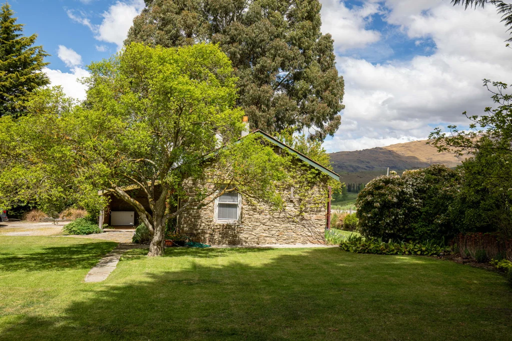 Alexandra 3 Bedroom BRING YOUR MATES & CRATES - THE ULTIMATE ADVENTURE BASE