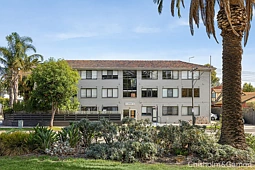 5/151 Glen Huntly Road, Elwood