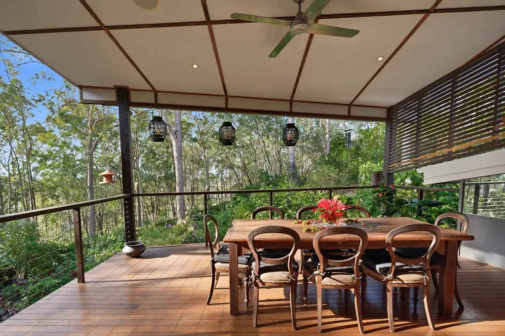 Seventeen Mile Rocks 4कमरा Architect-Designed Treetop Sanctuary with River & City Glimpses