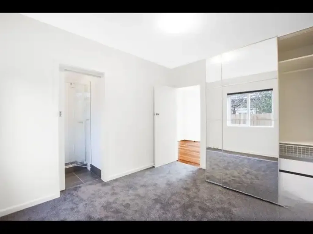 Low maintenance living in the heart of Gardenvale!