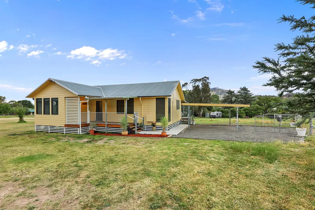 Murrurundi 3ห้องนอน Charming Renovated Cottage with Breathtaking Mountain Views