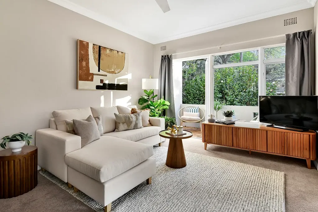 Smart Buying In A Connected Willoughby Pocket