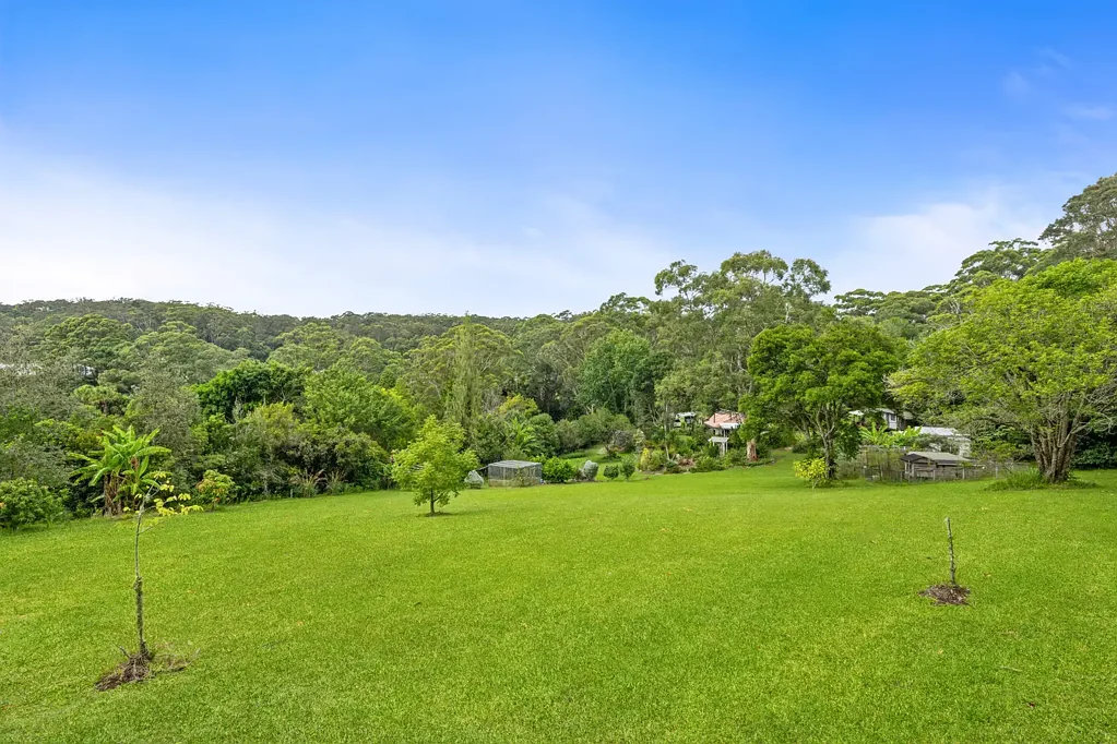 Glenning Valley 5 Bedroom French Provincial Elegance on 2.5 Sun-Drenched Acres