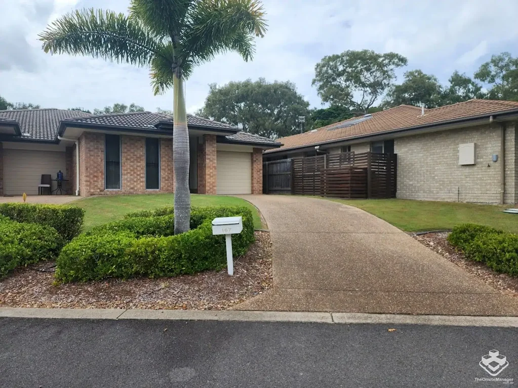 Fully Furnished 3 bed, 2 bath Unit. Free use of facilities.