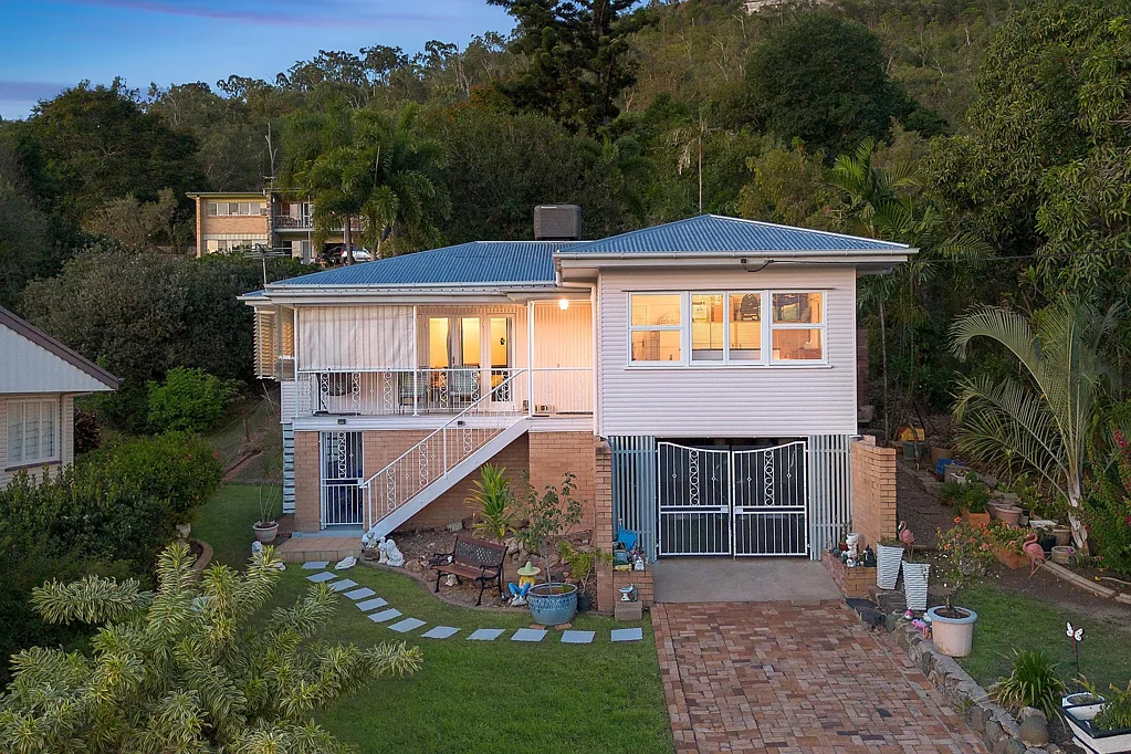 371 Hinds Street, Koongal, QLD 4701