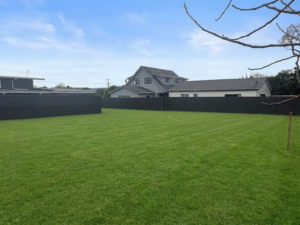 Cambridge Good Dirt. Great Price. Zero Covenants.