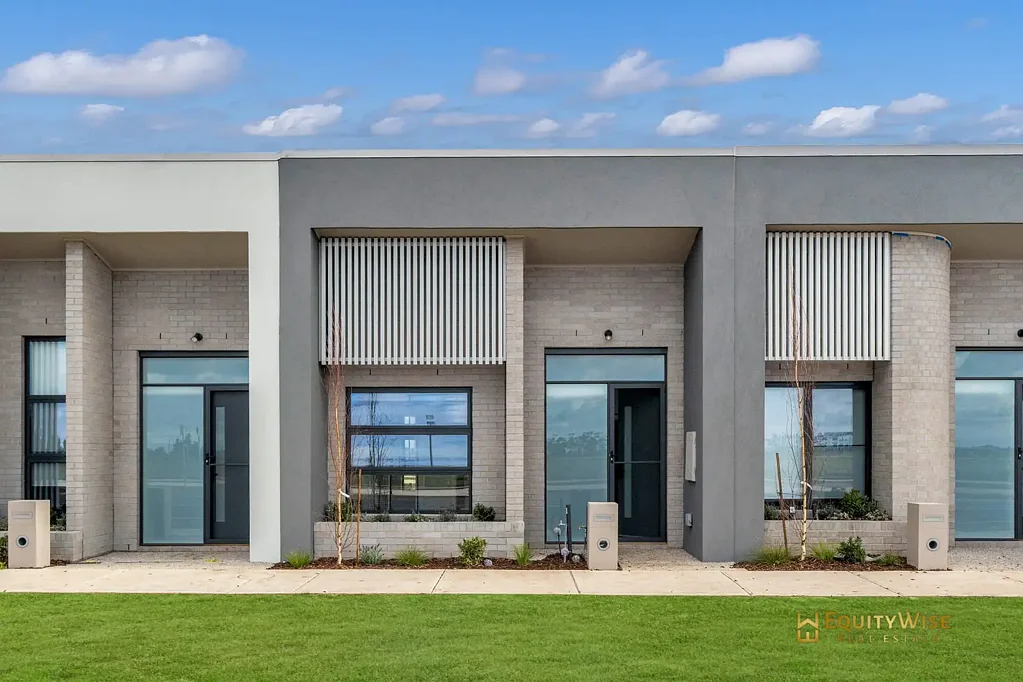 Brand New Villa, Central Location, 7-Star Energy Efficiency, Ready to Move in!