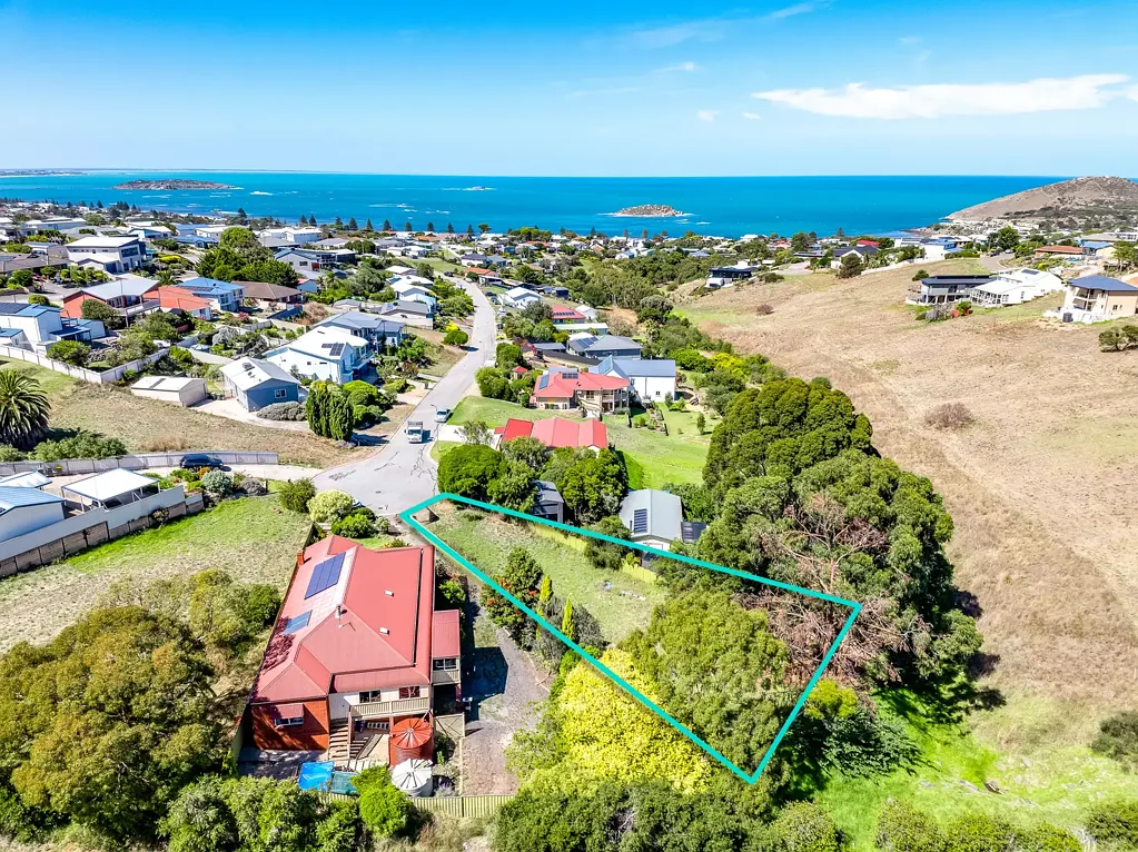 Encounter Bay Generous Allotment In a Peaceful Cul-de-Sac Setting
