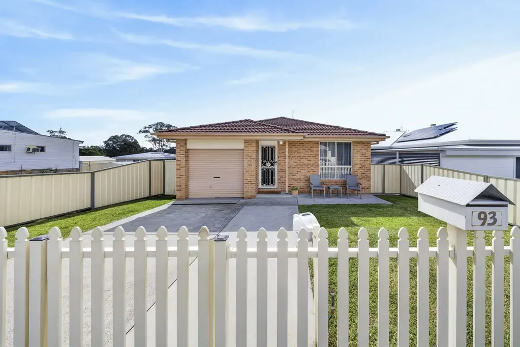 Abermain 3Zimmer Brick and Tile Beauty with Room to Grow - Prime Abermain Location !
