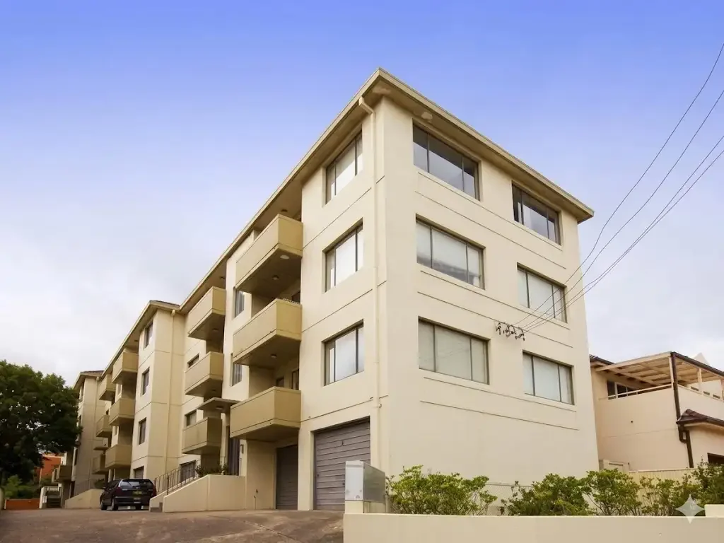 Spacious 2 Bedrooms Close to Light Rail and UNSW