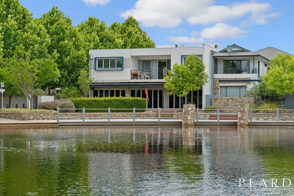 3/2 Flecker Promenade, Aveley, WA 6069